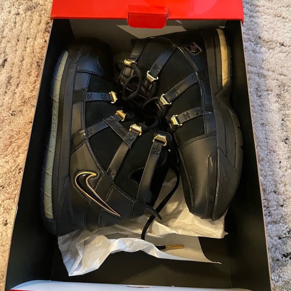 Lebron Zoom 3 “Metallic Gold”- men’s size 8.5 or women’s size 10